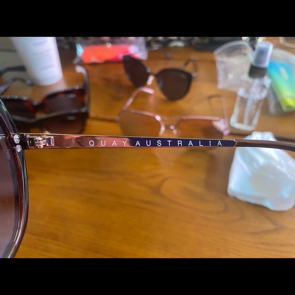 Quay Gold Dust Sunglasses - Picture 2 of 4